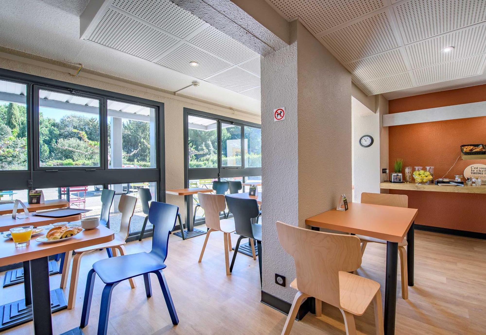 Nimes Hotel 2*